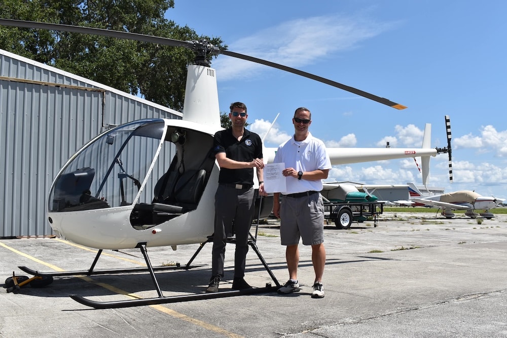 MaxFlight Helicopter training course completed with student